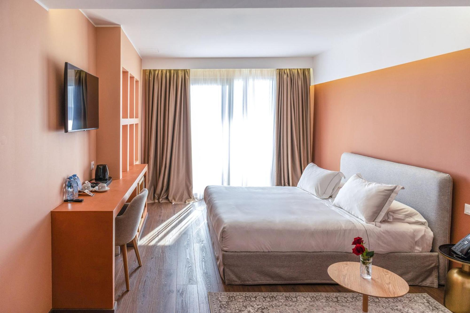 Hotel Vlora Priam, Affiliated By Melia Exterior photo