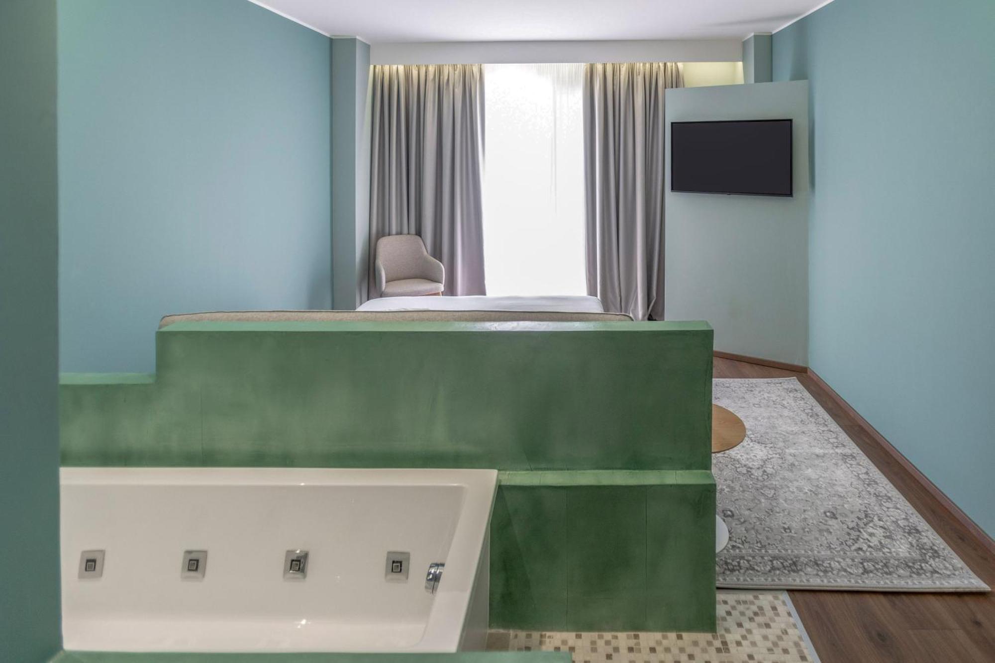 Hotel Vlora Priam, Affiliated By Melia Exterior photo