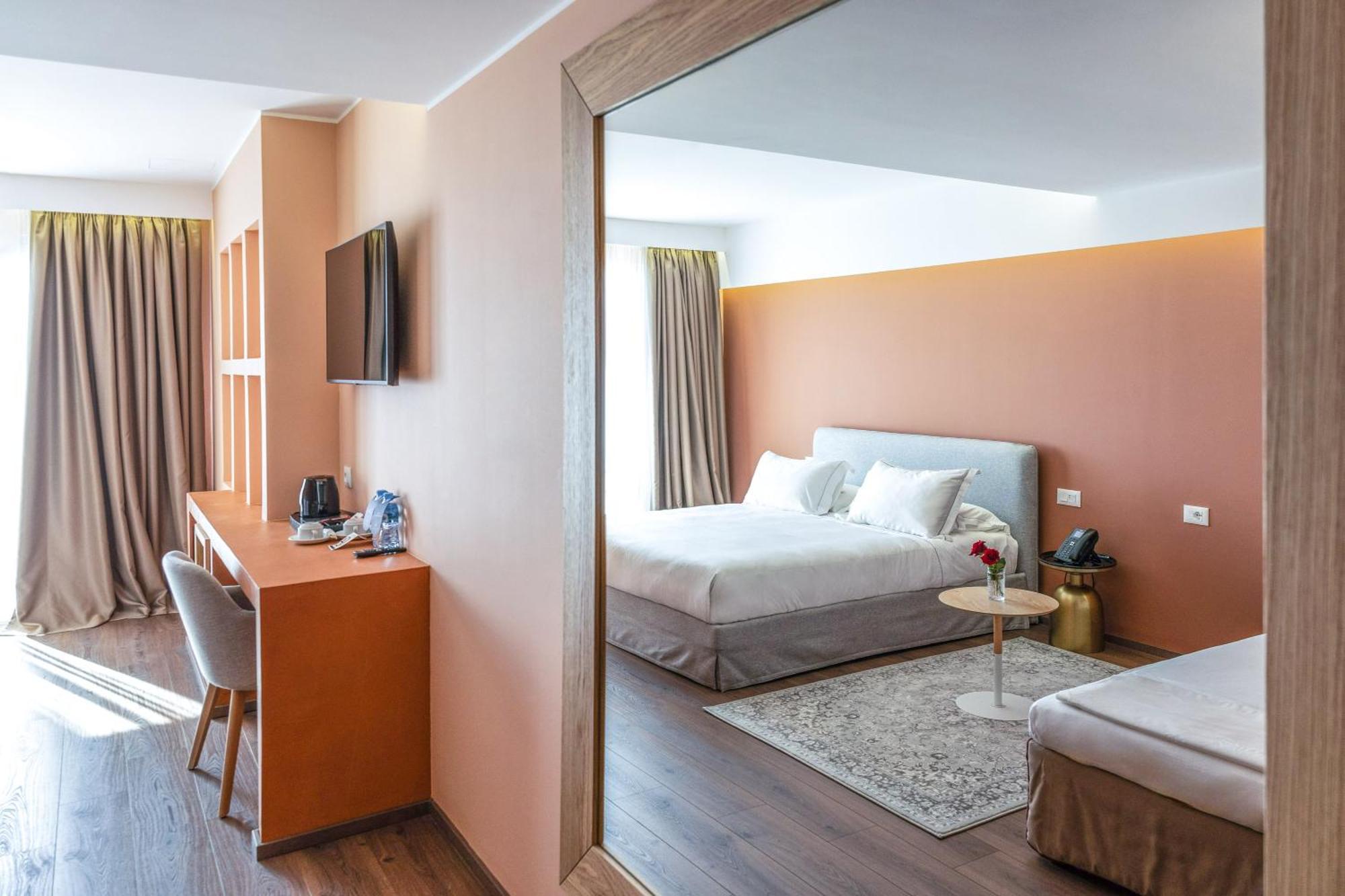 Hotel Vlora Priam, Affiliated By Melia Exterior photo