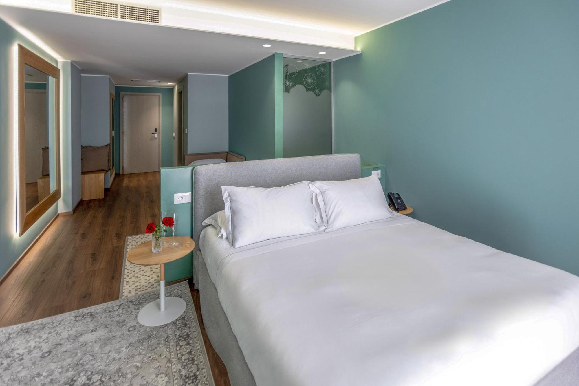 Hotel Vlora Priam, Affiliated By Melia Exterior photo